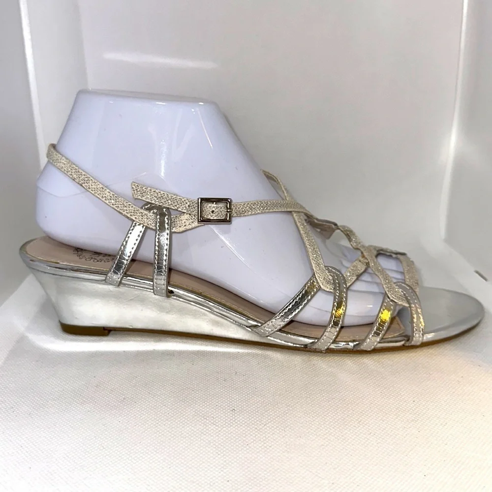 I. Miller Beautiful Shoes Strappy Metallic Wedge Sandals Size 8.5 - EUC